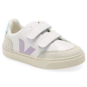 NIB Veja toddler sneaker